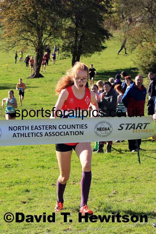 Womens under-17s and under-20s, 2022 NECAA Cross Country Relays, Thornley Hall Farm, Peterlee, County Durham, October 15th. Photo: David T. Hewitson/Sports for All Pics